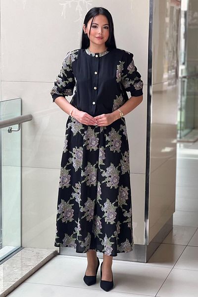 Ghisa Colorful Floral Pattern Embroidered Skirt Suit