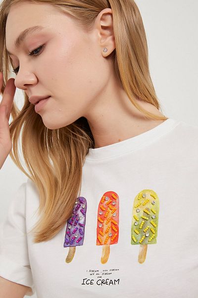 Arma Life Women's Ice Cream Bead Pattern Loose White Crop T-Shirt