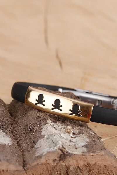 BESKAR Black Silicone Yellow Color Steel Accessory Skull Detailed Men's Bracelet