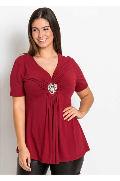 Şans Women's Plus Size Burgundy, Front Gather and Brooch Detail, V-Neck, Short Sleeve Blouse 65N38997
