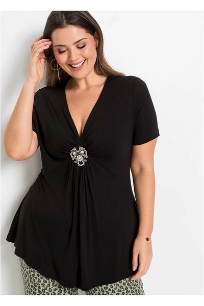 Şans Women's Plus Size Black, Front Gathered and Brooch Detailed, V-Neck, Short Sleeve Blouse 65N38997