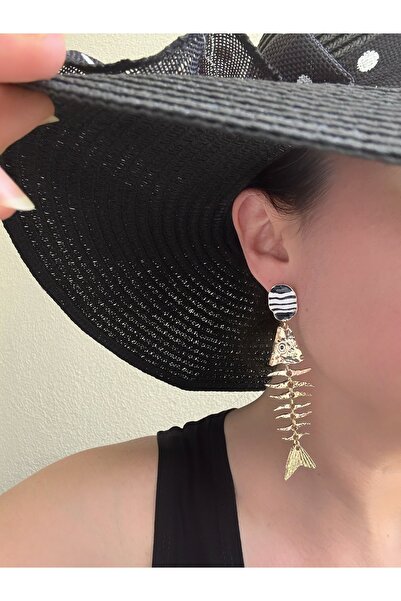 Ceyms Aksesuar أقراط Vip بتصميم أسياخ السمكة الذهبية باللونين الأبيض والأسود