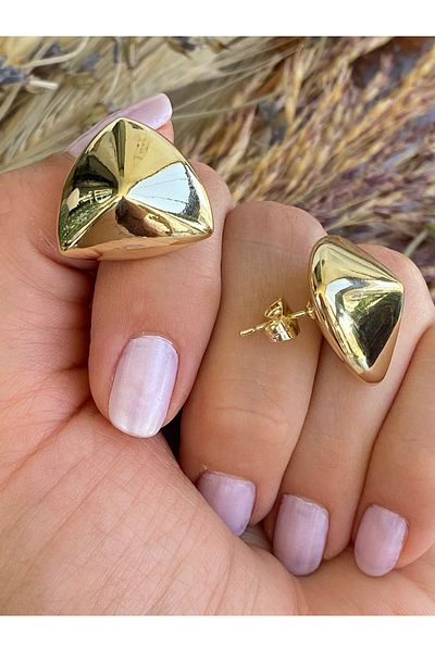 Lucios Golden Craftsmanship Pyramid Nail Earring (Gold)