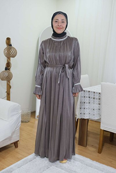 Sevimli Tesettür Janjan Kumaş Abiye Elbise