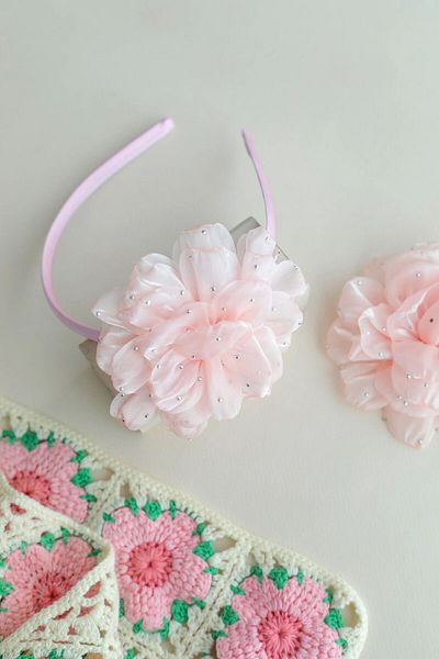 chipiques Silver Stone Embroidered Powder Organza Rose – Crown Baby Headband