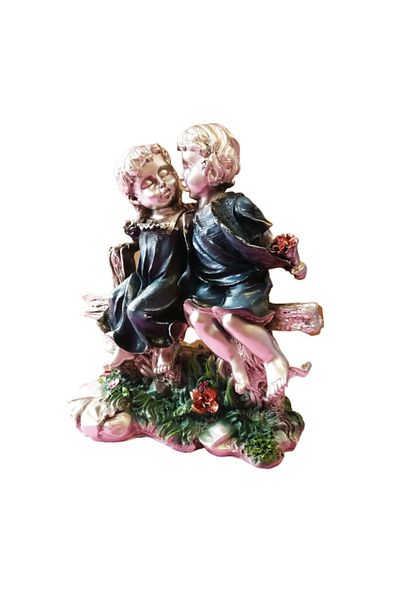 BV Statuette Two children girl and boy kissing each other on the cheek 22x28 cm