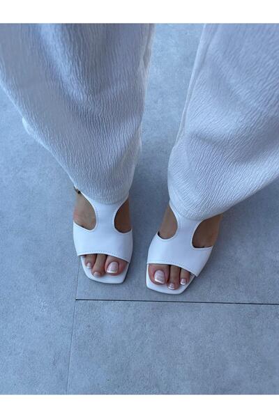 Elvinin Tarzı Harpy White Color Elastic Buckle Detail