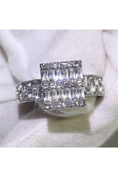 Shiklik MODA رمز الأناقة: خاتم مرصع بالأحجار