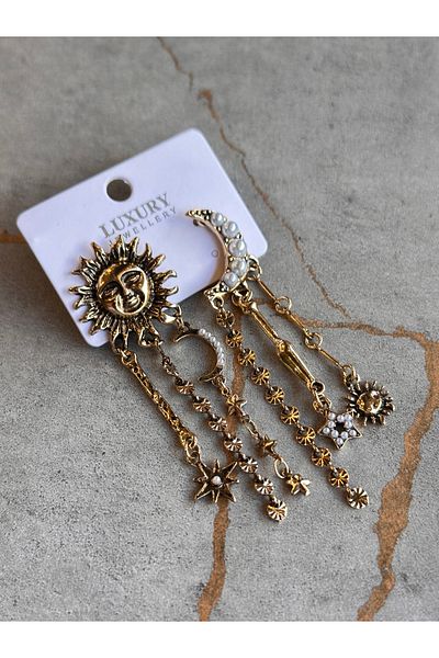 The Simu Vintage Pearl Detailed Gothic Earrings