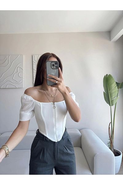 Zoom Butik Sleeve Chiffon Madonna Crop - White