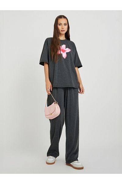Styli Graphic Print Short Sleeve T-Shirt and Joggers Co-Ords
