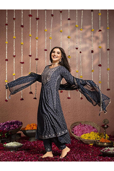 Ishin By Styli Floral Print Viscose Kurta and Trousers and Dupatta Set