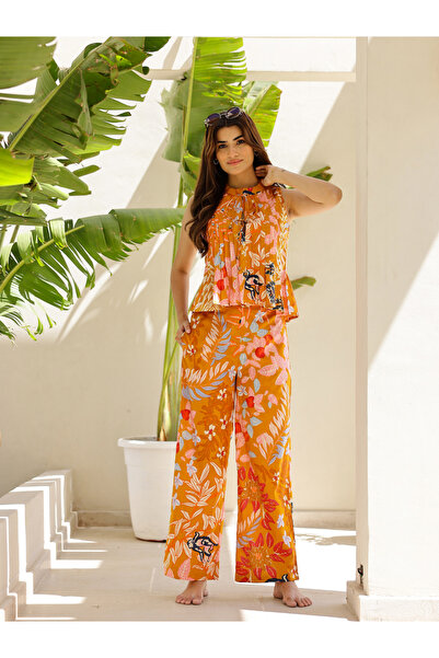 Sanskrutihomes By Styli Women Floral Printed Pintuck Top and Pants Co-Ords