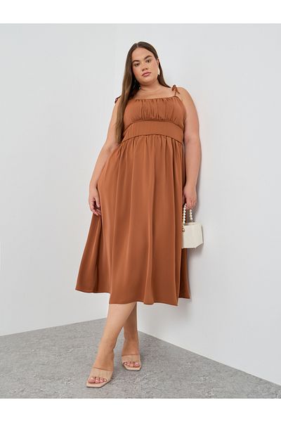 Styli Plus Size Solid Strappy A-Line Midi Dress