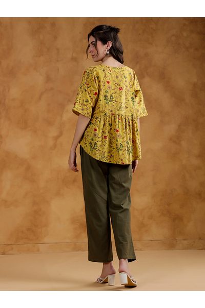 Sanskrutihomes By Styli Printed V-Neck Pleated Top and Pants Co-Ords