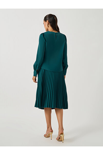 Styli Plain Volume Sleeves Top and Pleated Skirt Co-Ords