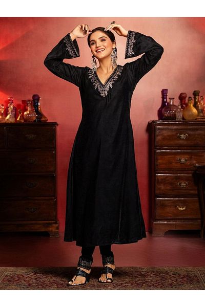 Ishin By Styli Embroidered Velvet Kurta and Trousers with Dupatta Set