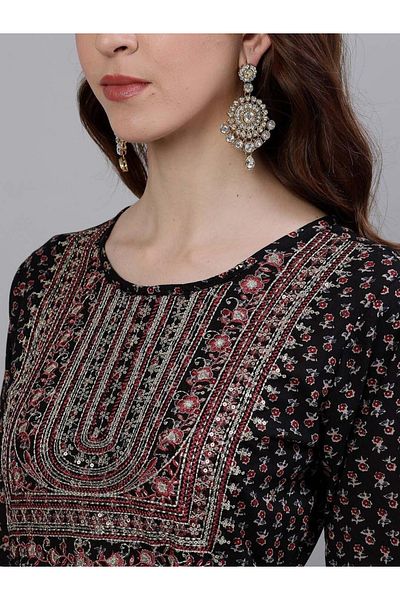 Ishin By Styli Embroidered Round Neck Tiered Anarkali Kurta