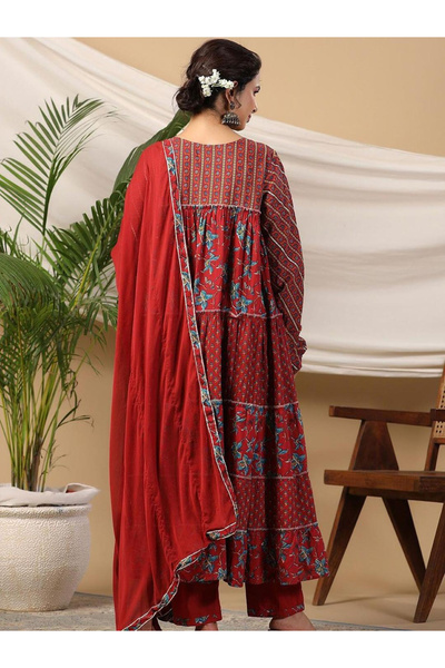 Ishin By Styli Floral Print Tiered Kurta with Trousers and Dupatta Set