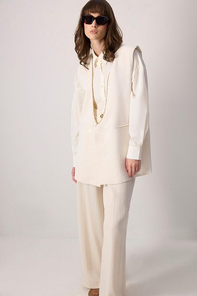 Touché Privé Stone Detailed Linen Vest