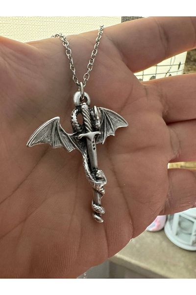 Herşey Nota Unisex Necklace with Dragon and Sword Figure – with 60 cm Chain, Symbol of Strength and Courage