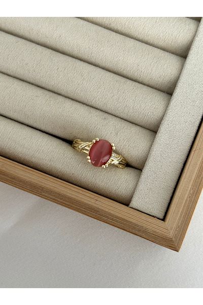 ringbox Red Ring with Cat's Eye Stone