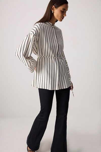 Touché Privé DOMINANT COLLAR STRIPED SHIRT
