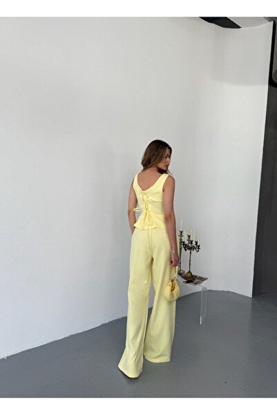 Butic Back Detail Fitted Suit