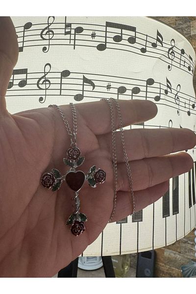 Herşey Nota Unisex Necklace with Red Rose and Cross Figure – 60 cm Chain, Romantic and Symbolic Gothic Design