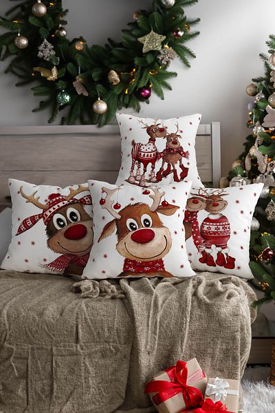 Pillow Dream New Year Themed Red and White Snowflake Deer Visual 4-Piece Sofa Pillow Throw Pillow Cover Set
