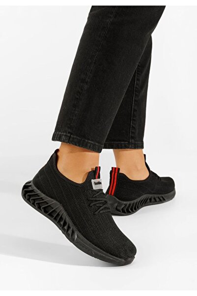 B T Shoes Дамски черни спортни обувки Sandie