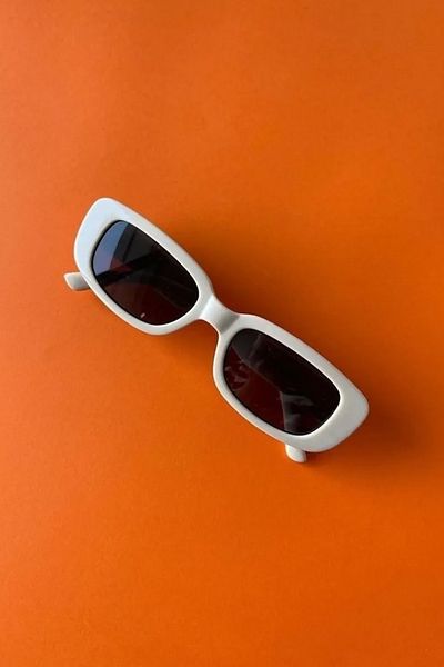 Tonny Black Women's White Retro Rectangle Sunglasses
