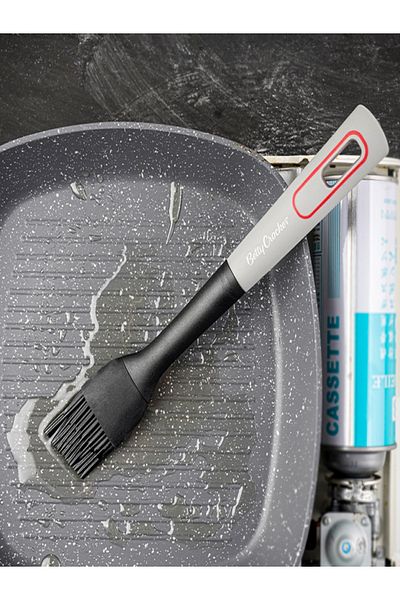BETTY CROCKER Silicone Brush with Thermoplastic Rubber Handle