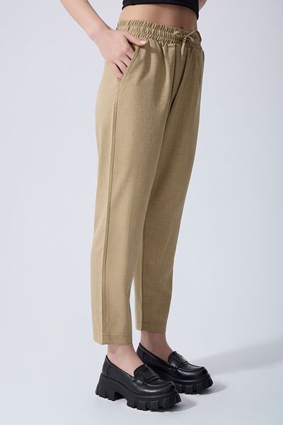 Miss couture Linen Viscose Joggers Double Pocket Relaxed Cut 7/8 Leg Length. Designed for Summer and Spring Months.