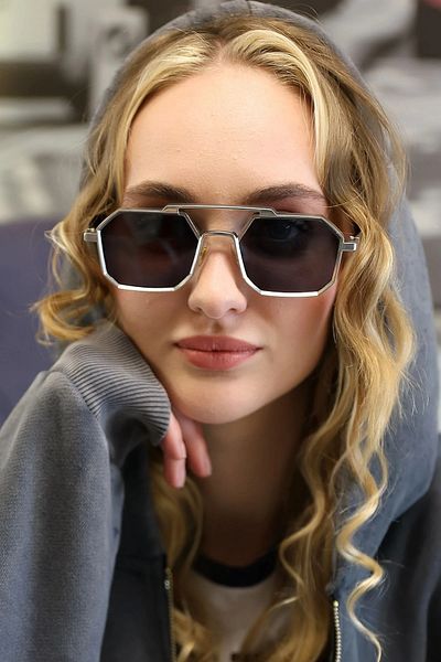 Tonny Black Women's Silver Geometric Metal Sunglasses