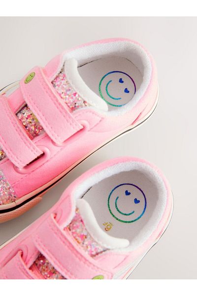 Next Baby أحذية رياضية وردية لامعة ذات أشرطة