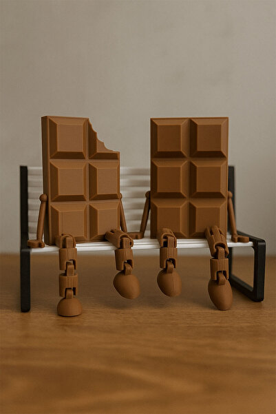 OVERMAX Tatlı Sohbet – Oturan Çikolata Figürleri ve Bank Seti