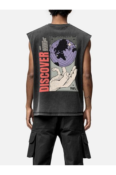 LUNAVISTA Sleeveless T-Shirt and Casual Shorts with Graphic Globe Design