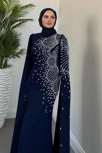 MERVEN AKYÜZ Βραδινό φόρεμα Carla Side Stone Navy Blue