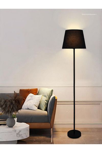 DEC14 Floor lamp with an elegant and modern design