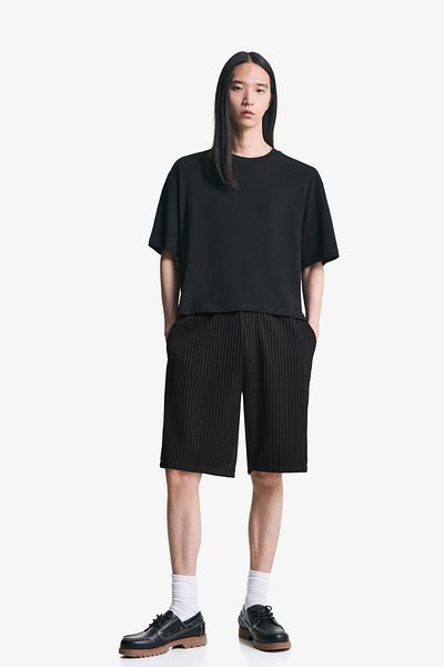Bershka Pleated skater shorts