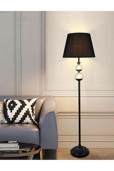 DEC14 Floor lamp with an elegant and modern design, black color