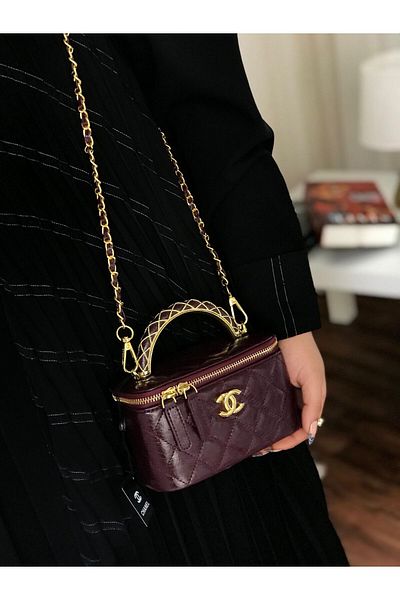 As Chanel حقيبة كتف شنطة من ماركة شانيل انيقة وحلوة مع ملحقاتها ماستر درجة اولى