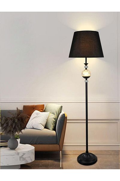 DEC14 Floor lamp with an elegant and modern design, black color