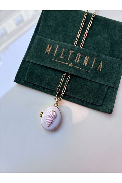 Miltonia Steel Necklace with Seashell Cover
