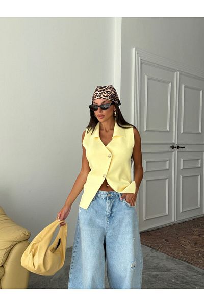 Cistern İstanbul Women's Button Detailed V-Neck Sleeveless Blouse