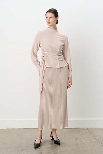 Nihan Toka Detaylı Etek Bluz Takım Bej