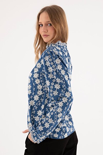 By Mare Style Garland-Laced Pure Cotton Blue Blouse