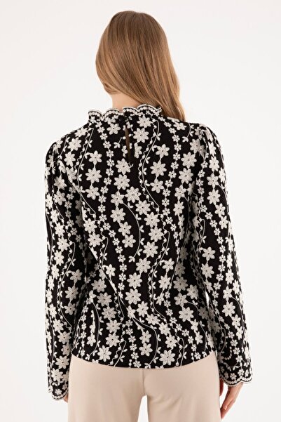 By Mare Style Garland-Laced Pure Cotton Black Blouse