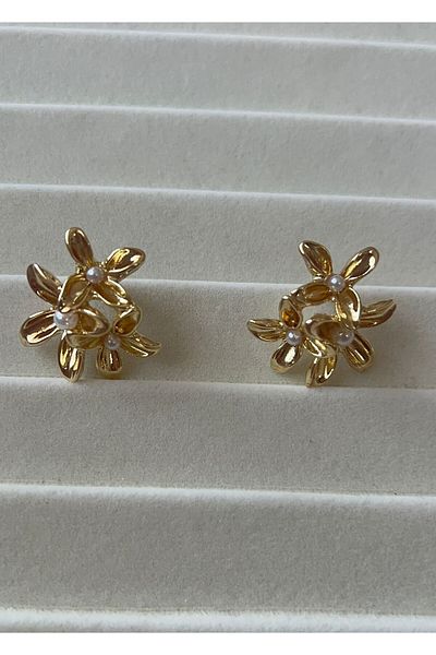 Goche Triple Flower Pearl Detailed Gold Color Earrings - Stylish and Natural Design